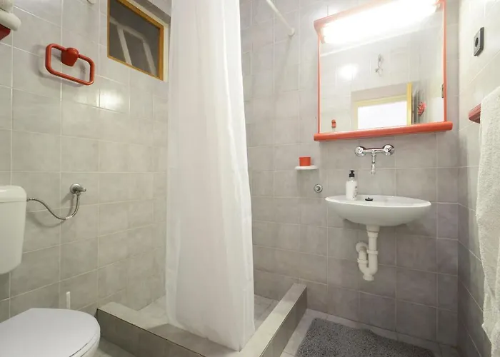 10063c Apartment