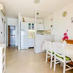 10063c Apartment *