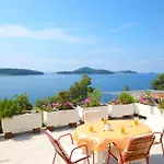 10063c Apartment *